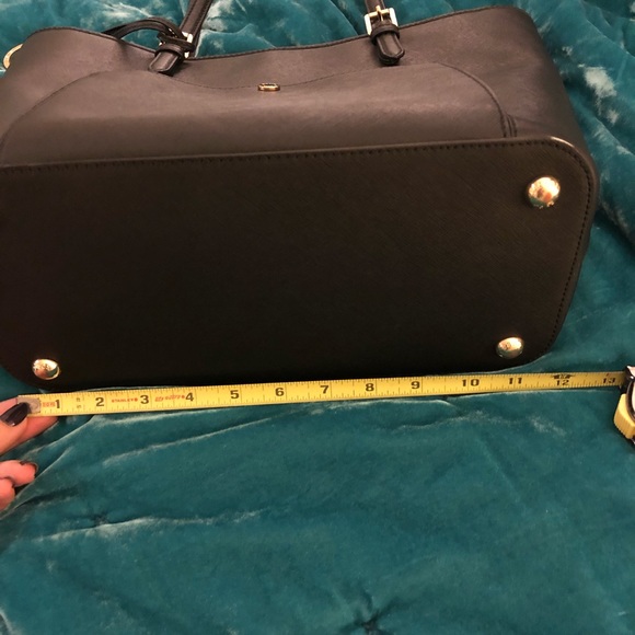 💢SOLD💢 Michael Kors bag - Picture 4 of 8